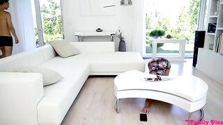 Nikki Nutz Dreams of Stepsister Zazie's European Pussy - S15:E6