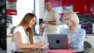 Something To Stare At - S40:E7