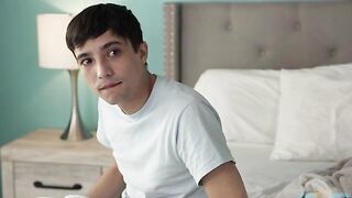 Kagney Teaches Stepson Laundry Lessons - S1:E4