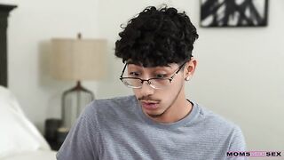 Diego's Bold Comments Turn Stepmom Bunny Into A Horny Mess S19:E10