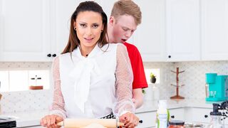 Cassie Del Isla Teaches Stepson Jimmy Michaels To Eat Pussy
