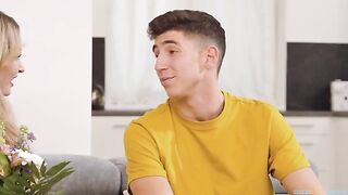 Brady Bud and Micky Muffin's Intimate Step-Family Encounter - S4:E2