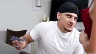 Stepmom Raises the Stakes: S3E10