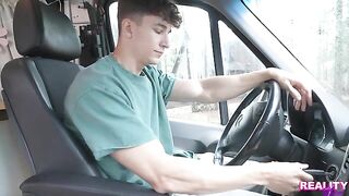 Scarlet's Van Tour Escapade - S6:E4