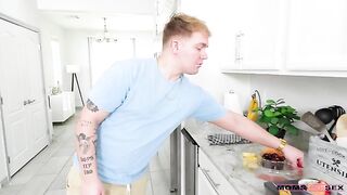 Linzee Teaches Stepson Morning Pleasures S22E9