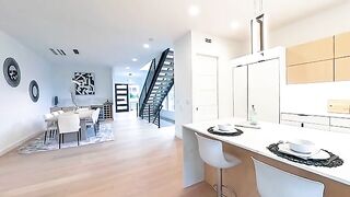 Charlie Fucks Stepmom Brittany Alone At Home - S6:E8