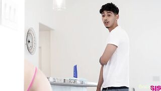 Stepsister Jade Sucks Suncreened Stepbrother S37:E6