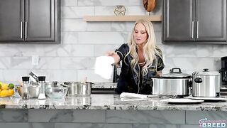 Stepmoms Creamy Dessert - S7:E4