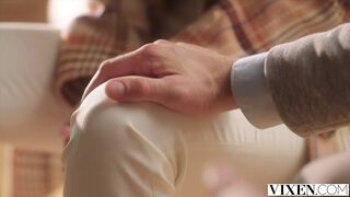 Blonde Fangirl Delilah Fucks Her Crush Erotic Author