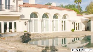 Blonde Fangirl Delilah Fucks Her Crush Erotic Author