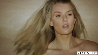 Mia's Naughty Homecoming Surprise For Her Sugar Daddy