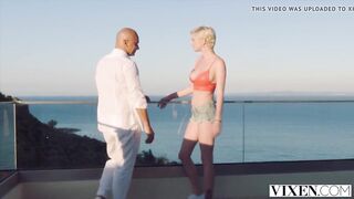 Club Vixen Vacation: Anonymous Hotel Hookup