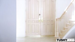 Naomi's anal play with BF's brother during her stressful work schedule.