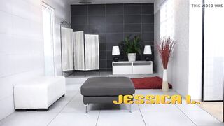 Jessica Lincoln's Golden Rain: Peeing & Vibrator Pleasure