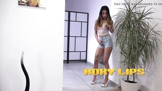 Tattooed Roxy Lips Teases Pussy in Pissing Debut
