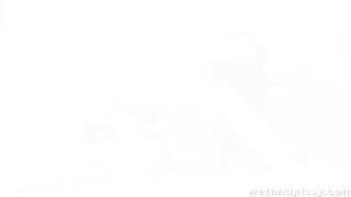 Antonia Sainz: Wet Piss Play & Golden Hair Rinse