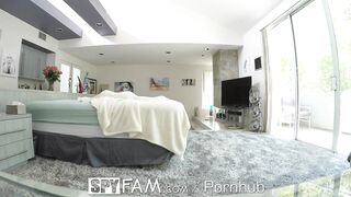 SPYFAM Sneaky Step Sis Slithers Into Step Bros Bedroom