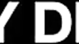 Allie Nicole gives Nicole Doshi deep anal penetration