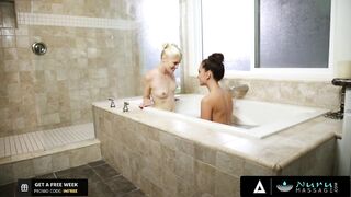 Gia Paige Gives Back With Her Pussy To Her Horny Masseuse