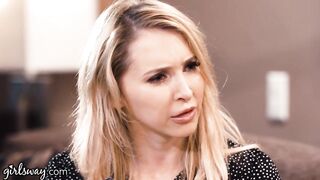 Alix Lynx Uses A Scissoring Technique On Her Client To Relax During A Therapy Session