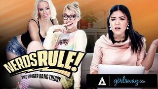 Nerdy Roommates Kendra Spade And Chloe Cherry Fake Being In A Sitcom While Banging A Friend