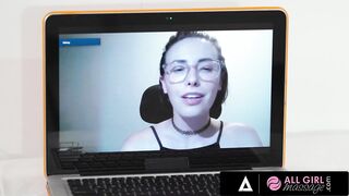 Sexy Masseuse Spencer Bradley Does Scissoring With Her Hot Client Jenna Sativa