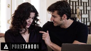 Kinky Babe Victoria Voxxx Is Caught With Porn By Strange IT Guy