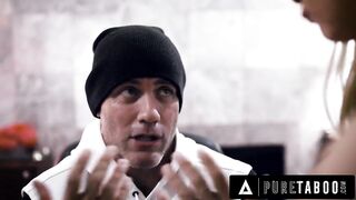 Ambitious Football Team Owner's Wife Sarah Vandella Finds Her Way To Motivate Best Player