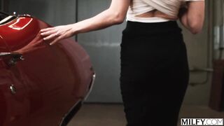 MILF Justine Fucks Young Stud In Car- Meet Classic Car Salesman