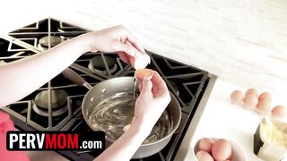 Cock Craving Stepmom Sucks On Stepsons Juicy Wang And Swallows His Cum At Breakfast - PervMom