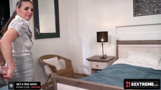 Big Dick Assistant Jizzes All Over Super Horny Boss' Mature Pussy