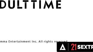 Sexy Mature Woman Tiffany Rousso Fucks With The Gorgeous 18yo Alyssa Bounty