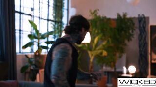 Model Gets Her Pussy Pounded Hard By Her Painter