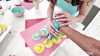 Aria's Sweet Treat: Pussy Frosting & Cookie Baking