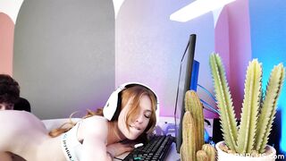 Boyfriend Joystick Pleasure Streaming: Madi's Desperate Ride