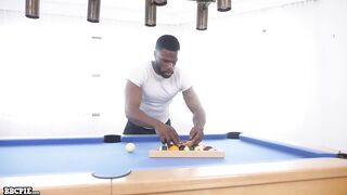 Kyler Quinn Teases Jamie Knoxx In Pool Play