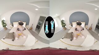 Emma's VR Masturbation Revelation