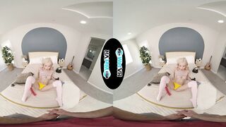 Emma's VR Masturbation Revelation