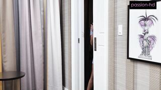 PASSIONHD Hoe-tel Maid Freaks Out When She Gets More Than The Tip - Jade Reign