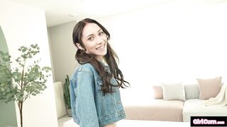 Skater Girl Achieves 14 Orgasms In Sensual Session