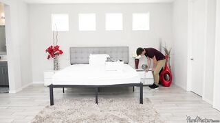 Mover Finds Vibrator Invites Him To fuck Her Pussy