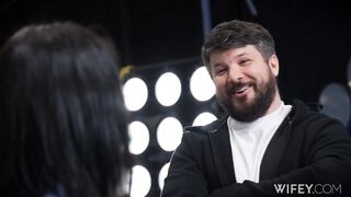 Hubby Logan Watches Wife Sienna Double Penetrated