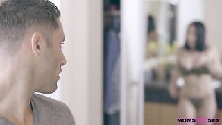 Milf Host Mom Fucks Exchange Student Damon Dice - S6:E6