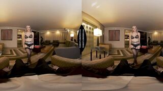 Jamie Jett pleases a fan in all the right ways that only a pornstar can