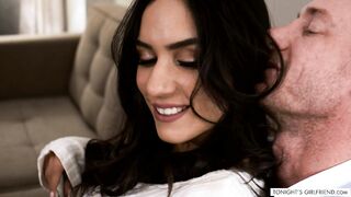 Tia Cyrus Fucks A Client In A Hotel Room