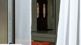 If Aria Banks were in your back yard, you too would go into a day dream