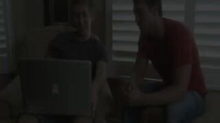 Curvy friend Jessica Lynn fucking in the bed with her tits