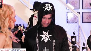 Katie Monroe and Riley Steele get fucked