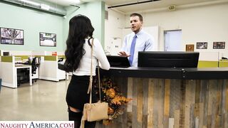 Avery Black seduces a married man