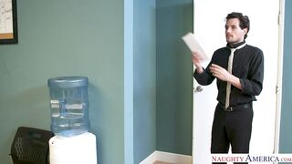 Blonde Julia Ann fucking in the chair with her brown eyes